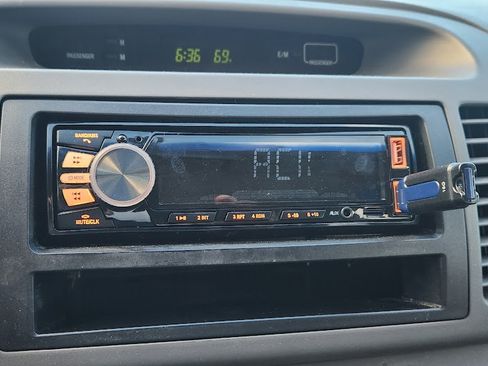 Used 2004 Toyota Camry LE image 16