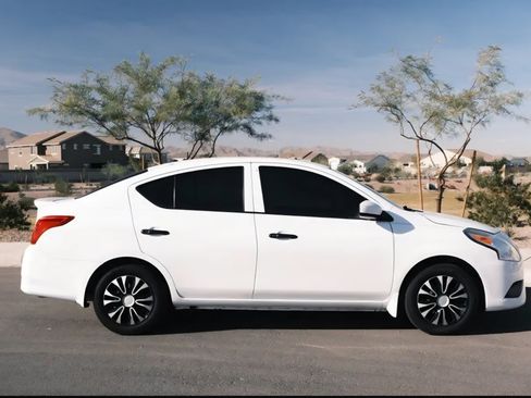Used 2018 Nissan Versa S Plus FWD image 6