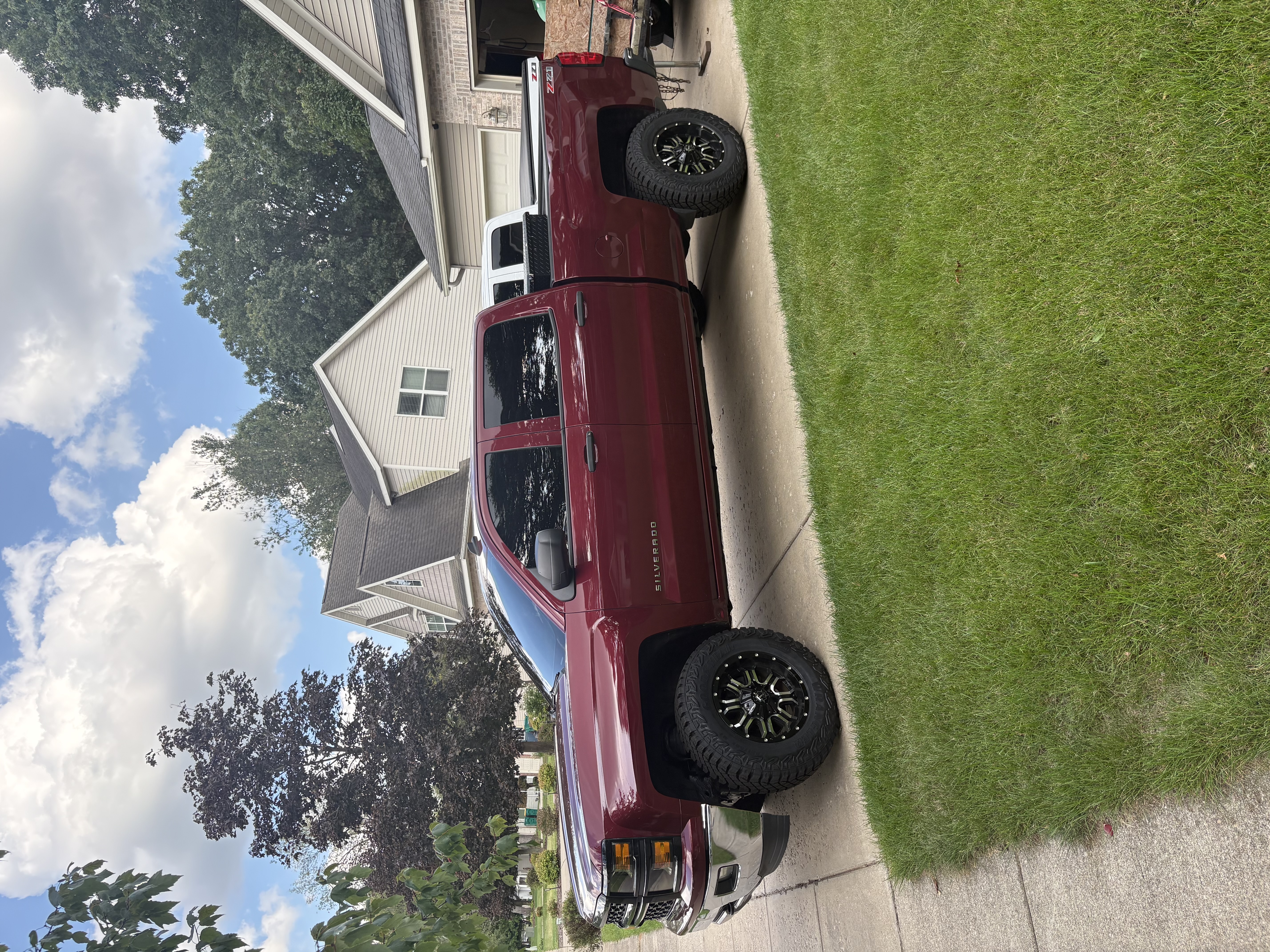 Used 2014 Chevrolet Silverado 1500 LT w/ LT Convenience Package AWD/4WD image 2