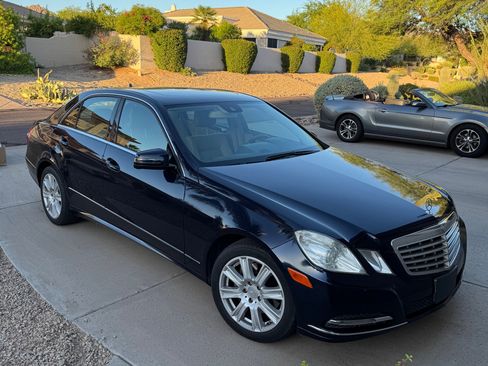 Used 2013 Mercedes-Benz E 350 4MATIC Sedan image 1