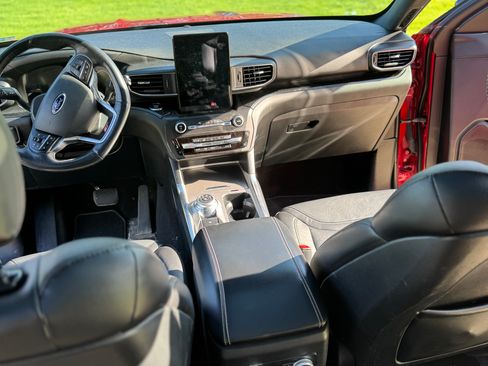 Used 2020 Ford Explorer ST w/ ST Street Pack AWD/4WD image 5