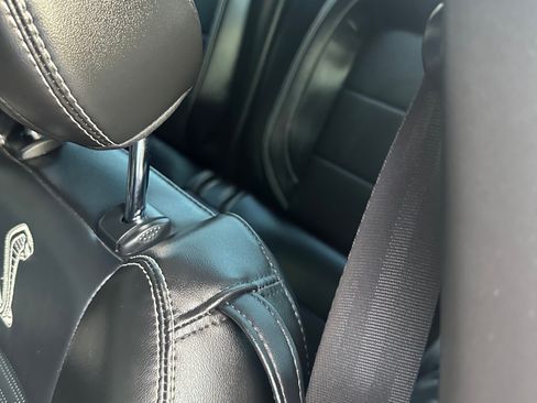 Used 2022 Ford Mustang Shelby GT500 w/ Technology Package image 12