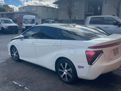 Used 2019 Toyota Mirai image 5