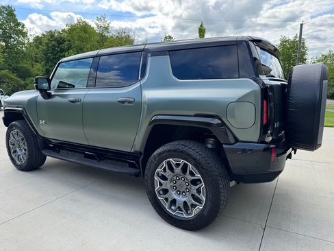 Used 2024 GMC Hummer EV 3X w/ LPO, Illumination Package image 13
