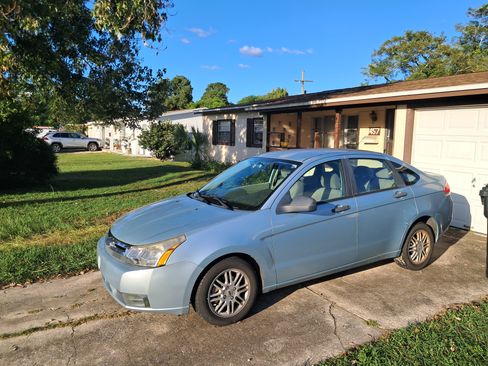Used 2009 Ford Focus SE image 4