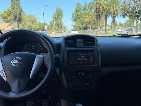 Used 2016 Nissan Versa S FWD image 11