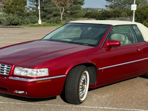 Used 2002 Cadillac Eldorado ESC w/ Preffered Equipment Group image 2