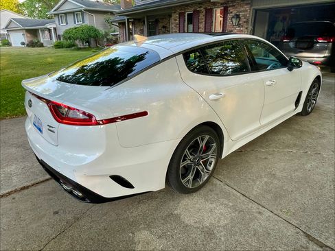 Used 2019 Kia Stinger GT2 AWD/4WD image 8