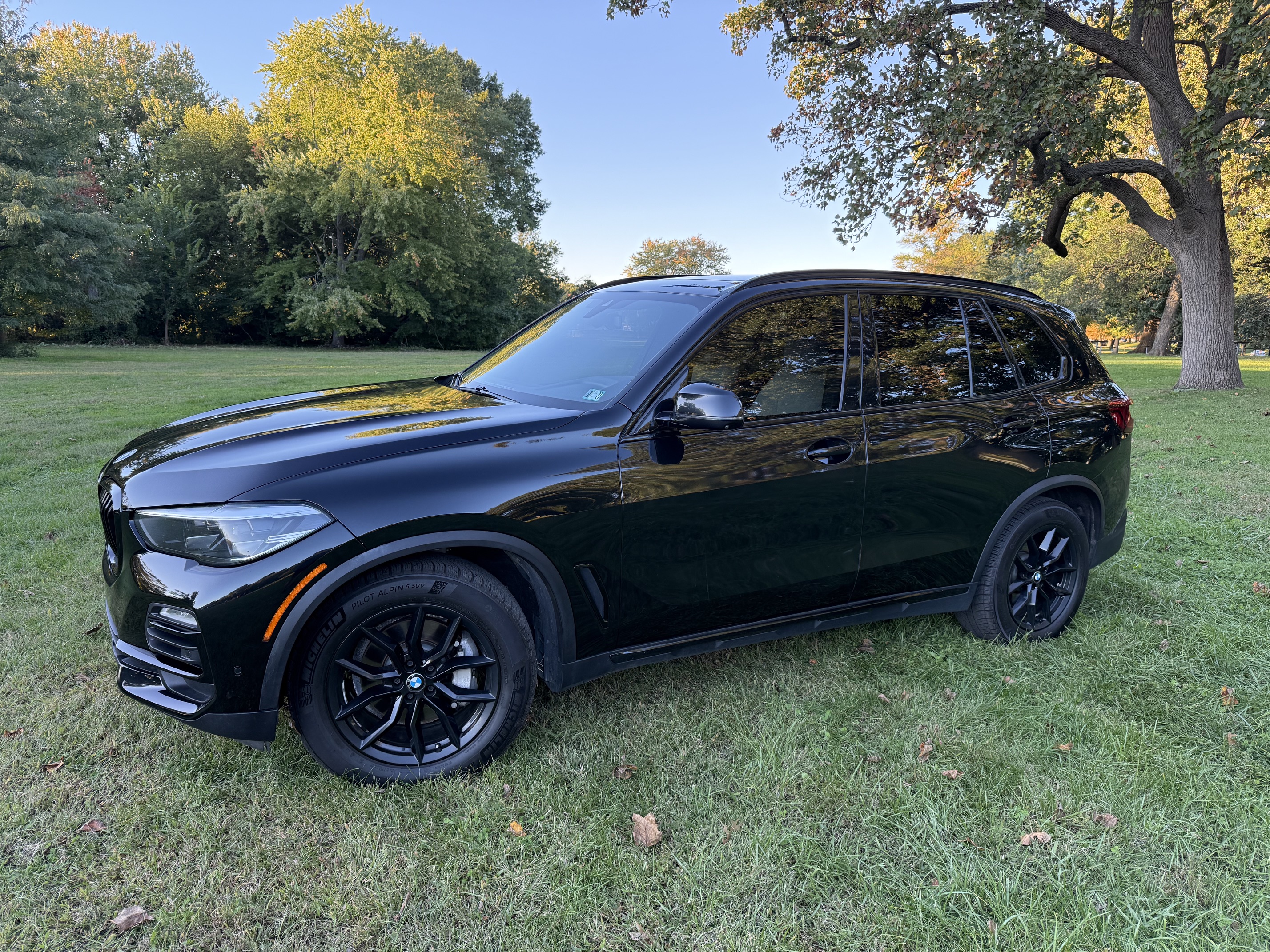 Used 2020 BMW X5 xDrive40i w/ Parking Assistance Package AWD/4WD image 1