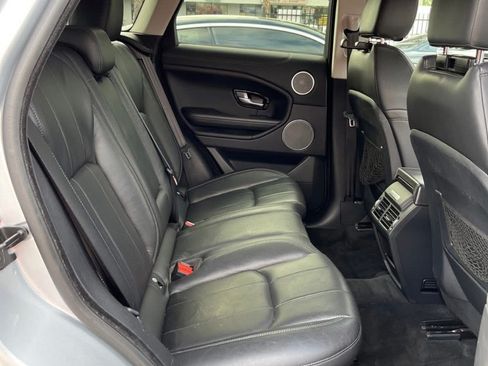 Used 2019 Land Rover Range Rover Evoque SE image 10