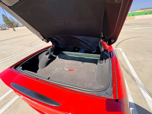 Used 2007 Chevrolet Corvette Coupe w/ Preferred Equipment Group RWD image 19