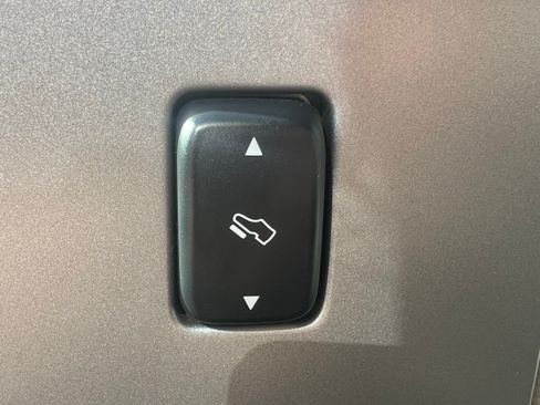 Used 2010 Ford Expedition Limited RWD image 13