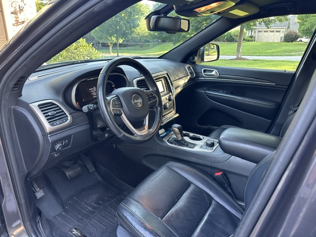 Used 2016 Jeep Grand Cherokee Limited AWD/4WD image 11