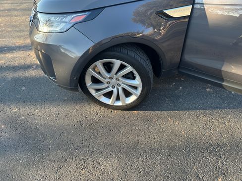 Used 2017 Land Rover Discovery HSE Luxury image 31