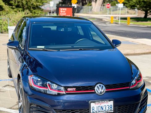 Used 2019 Volkswagen GTI SE image 1