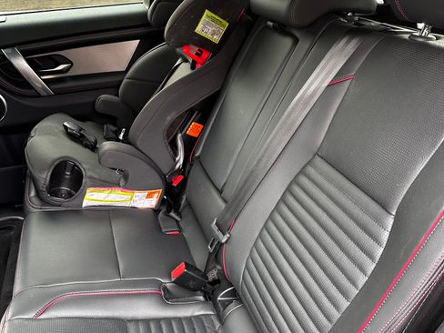 Used 2023 Land Rover Discovery Sport S R-Dynamic image 4