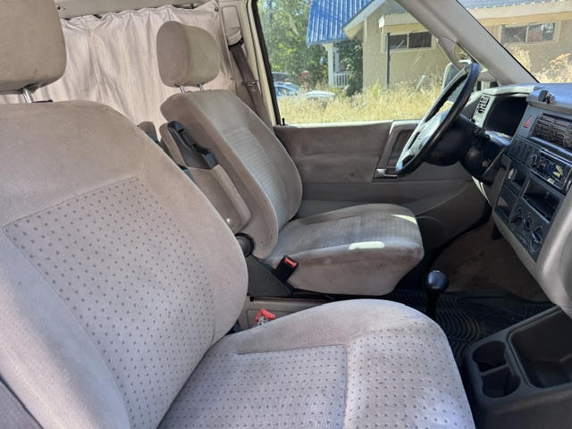 Used 2001 Volkswagen Eurovan FWD image 8