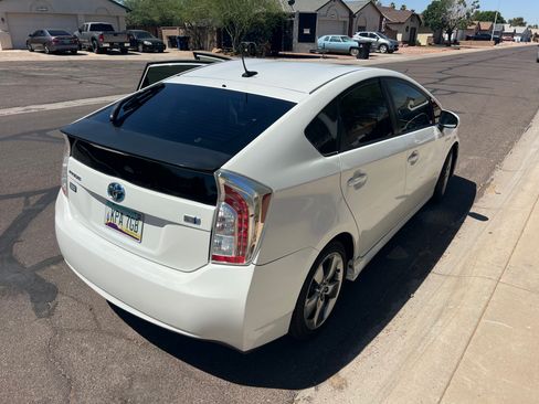 Used 2013 Toyota Prius Persona Series FWD image 4