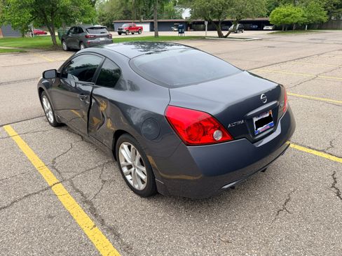 Used 2012 Nissan Altima 3.5 SR w/ Technology Pkg FWD image 10