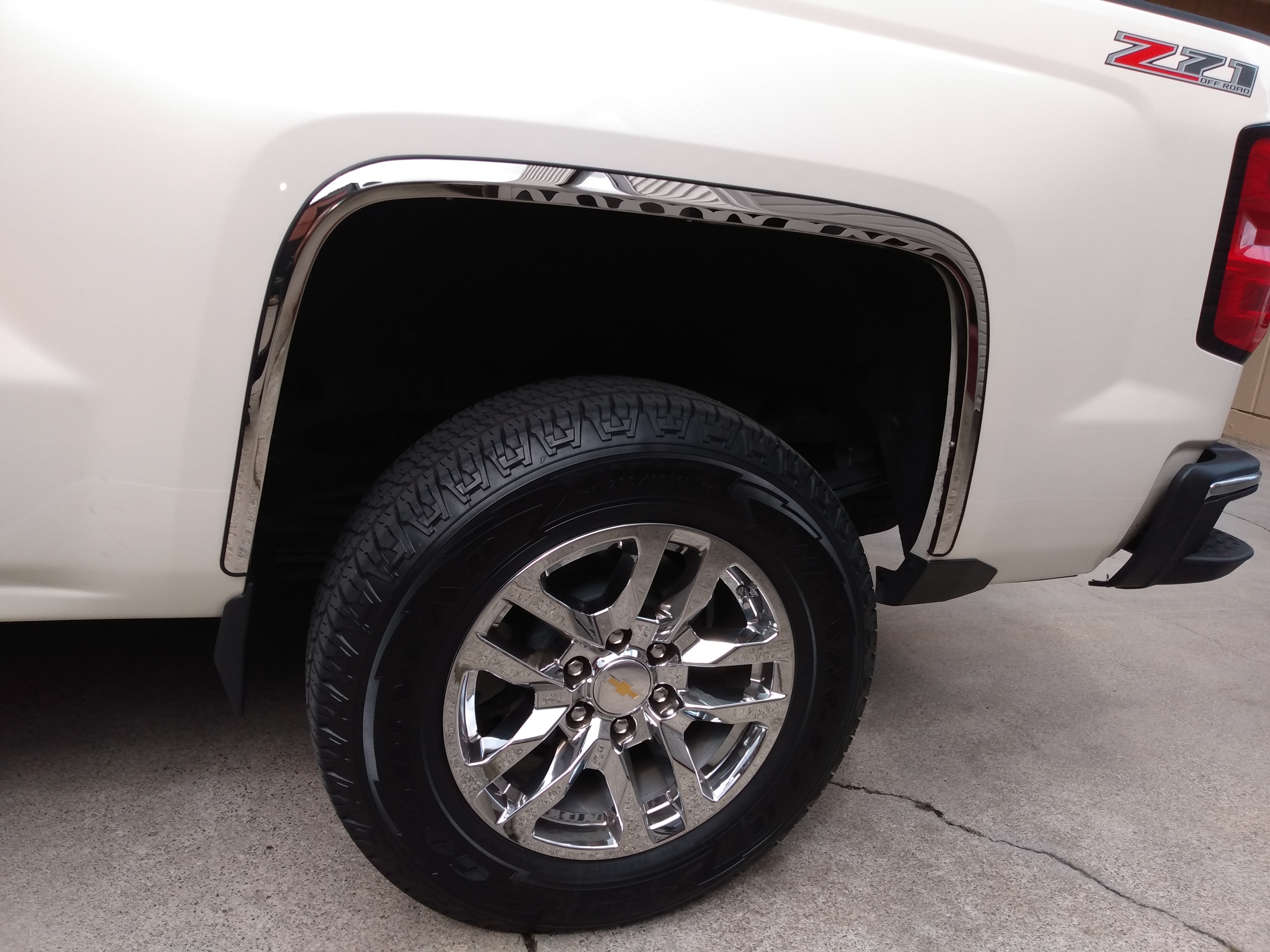 Used 2015 Chevrolet Silverado 1500 LT w/ All Star Edition AWD/4WD image 9