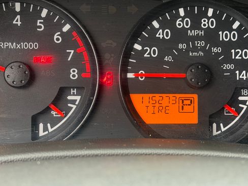 Used 2018 Nissan Frontier SV AWD/4WD image 2