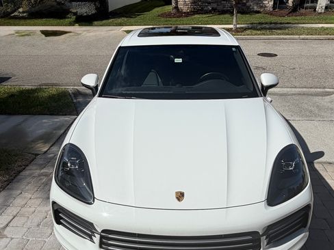 Used 2022 Porsche Cayenne E-Hybrid image 5