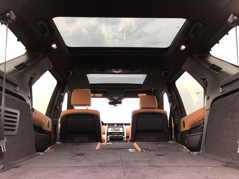 Used 2019 Land Rover Discovery HSE Luxury image 16