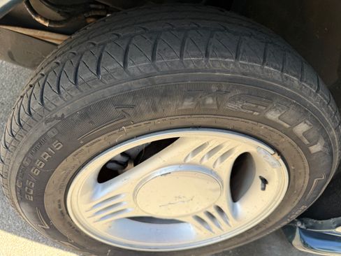 Used 1995 Ford Mustang Convertible image 12