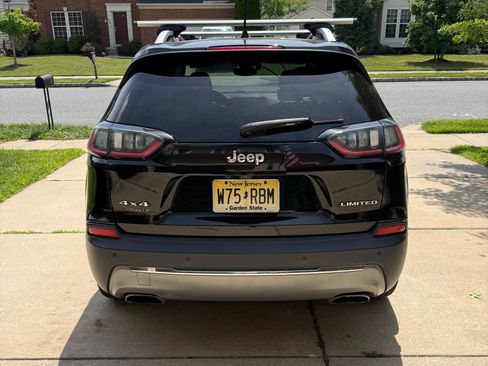 Used 2019 Jeep Cherokee Limited AWD/4WD image 5
