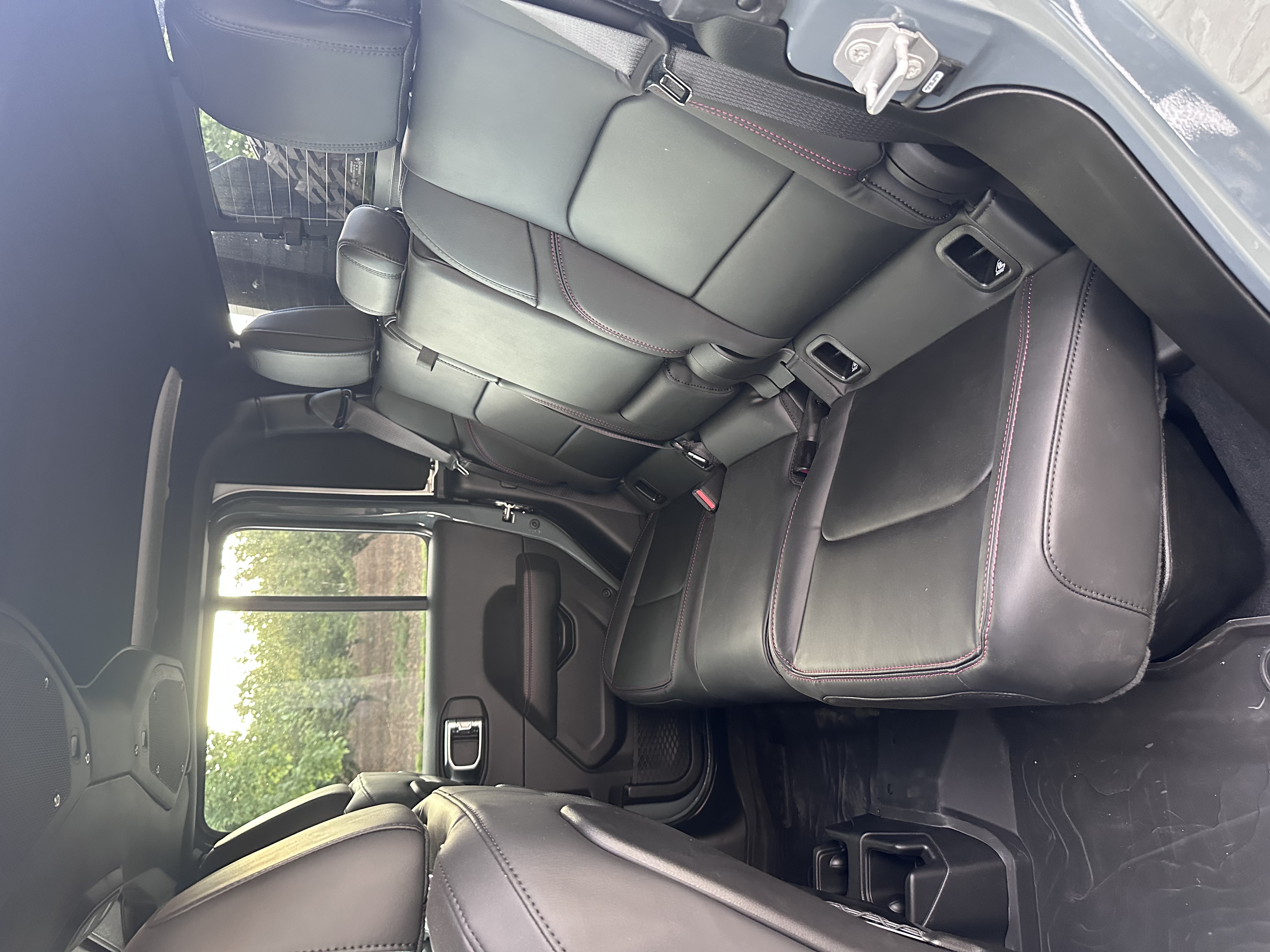 Used 2025 Jeep Gladiator Rubicon AWD/4WD image 10