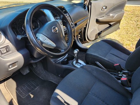 Used 2016 Nissan Versa Note SV image 4