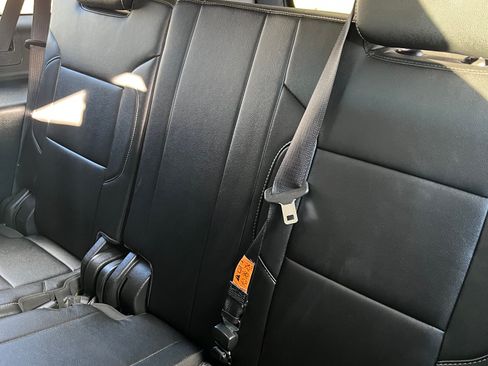 Used 2020 Chevrolet Suburban LT image 11