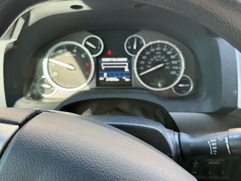 Used 2017 Toyota Tundra SR5 w/ SR5 Upgrade Package AWD/4WD image 8