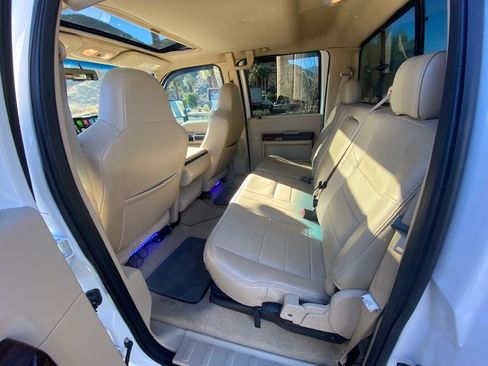 Used 2008 Ford F450 Lariat image 17