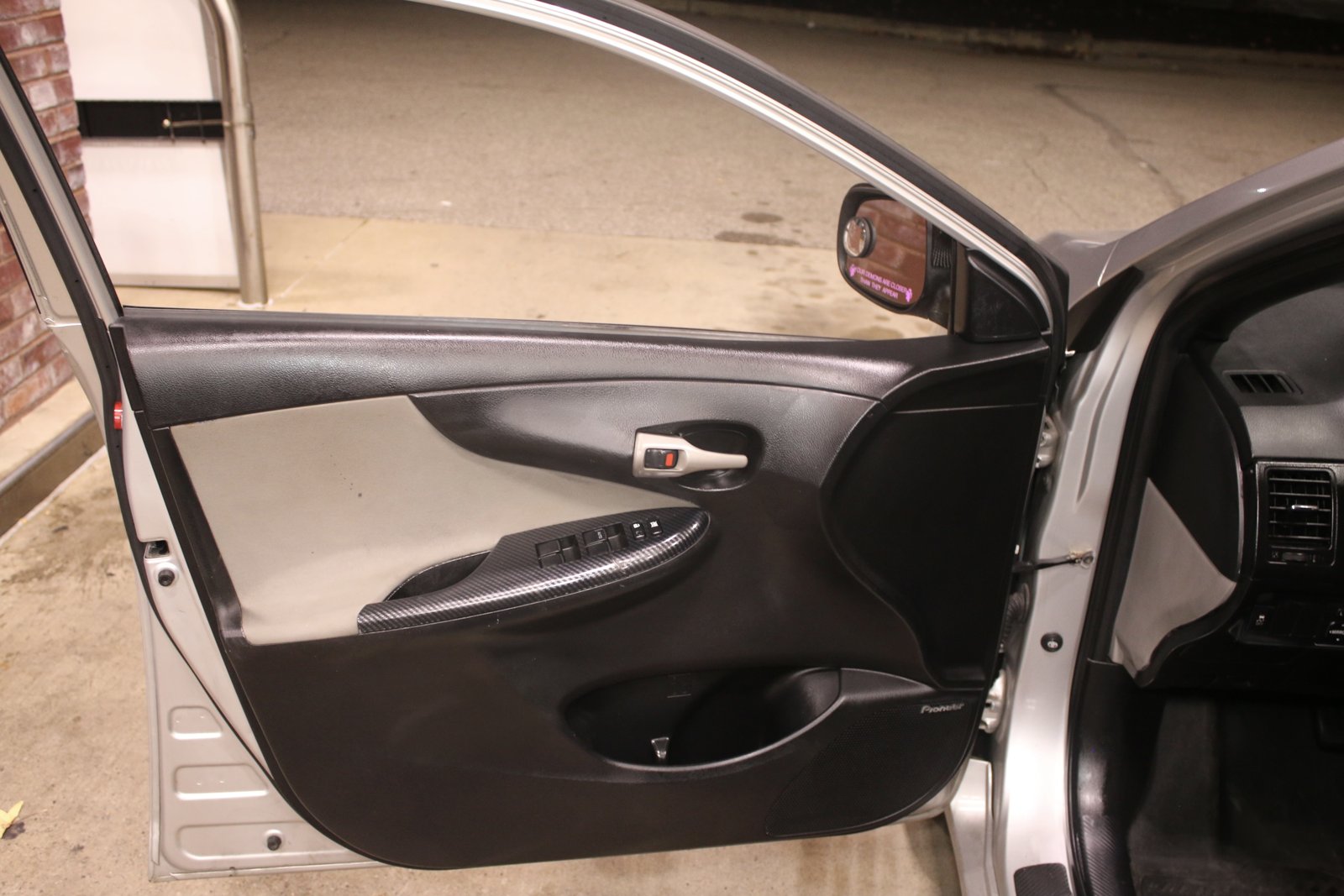 Used 2011 Toyota Corolla LE FWD image 11