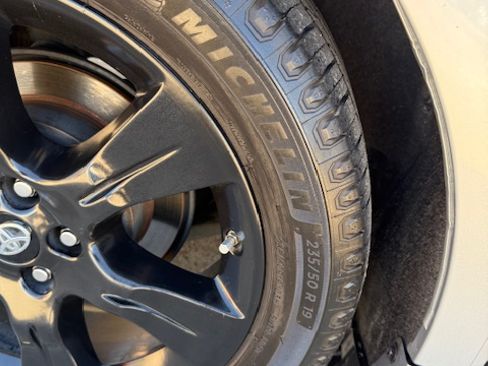 Used 2015 Toyota Sienna SE image 22