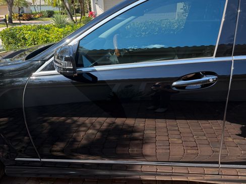 Used 2011 Mercedes-Benz S 550 S 550 4MATIC Sedan 4D image 10