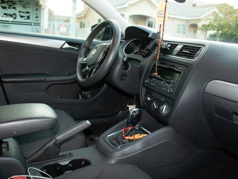 Used 2015 Volkswagen Jetta SE image 11