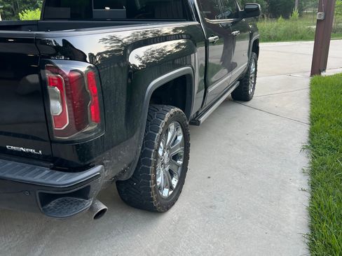 Used 2018 GMC Sierra 1500 Denali w/ Denali Ultimate Package image 9
