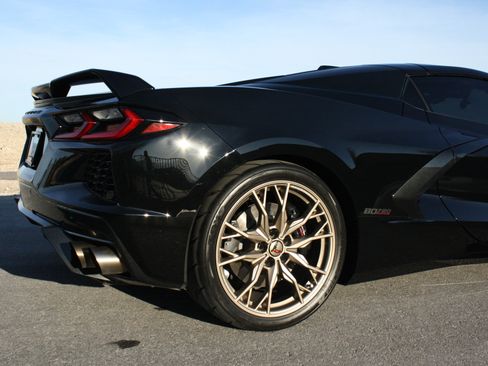 Used 2024 Chevrolet Corvette Stingray Premium Conv w/ Z51 Performance Package image 25