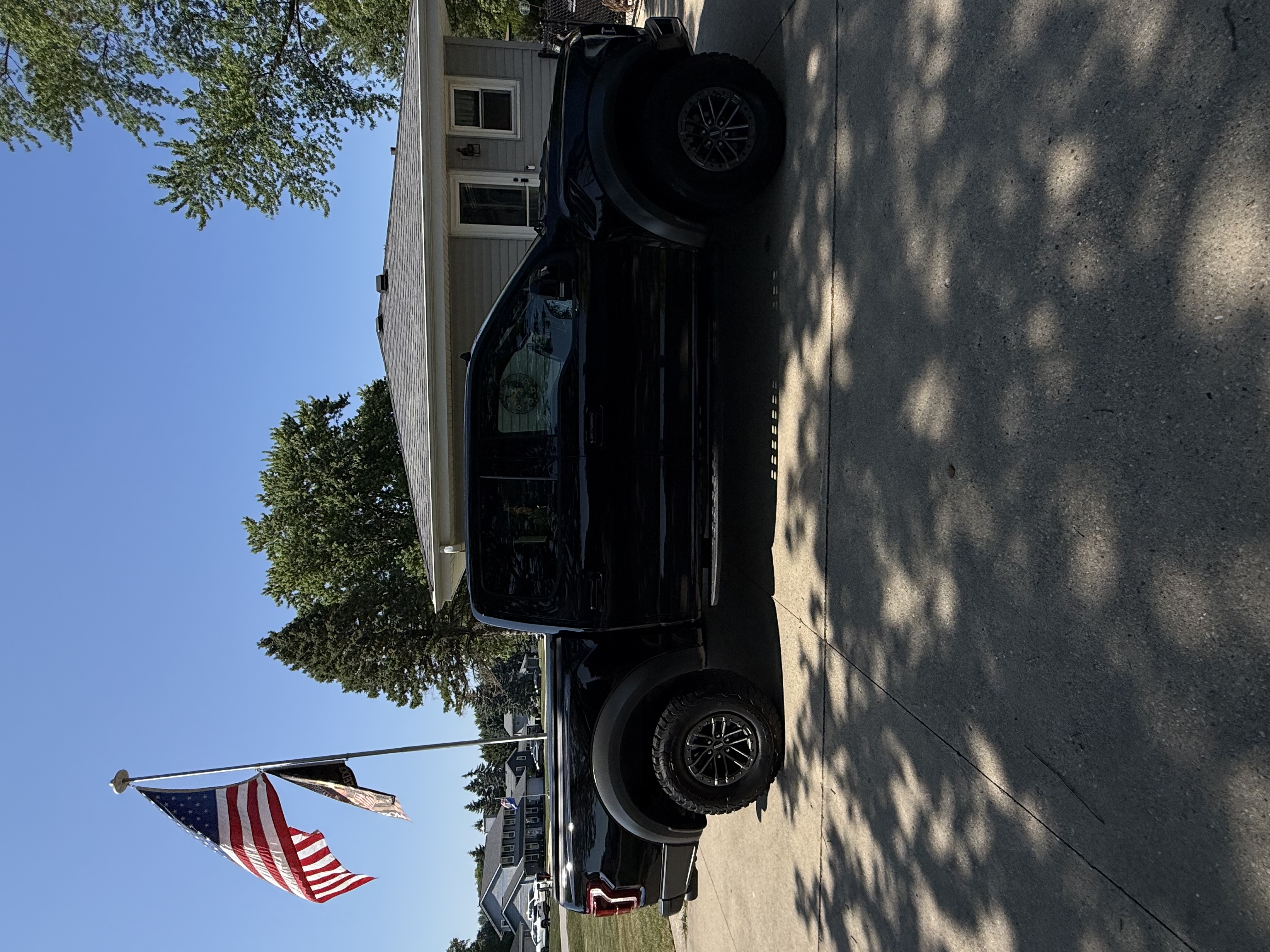 Used 2019 Ford F150 Raptor w/ Equipment Group 802A Luxury AWD/4WD image 2