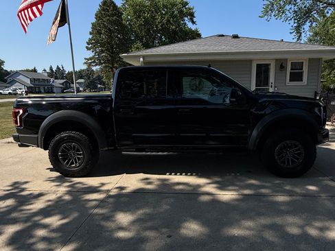 Used 2019 Ford F150 Raptor w/ Equipment Group 802A Luxury AWD/4WD image 2