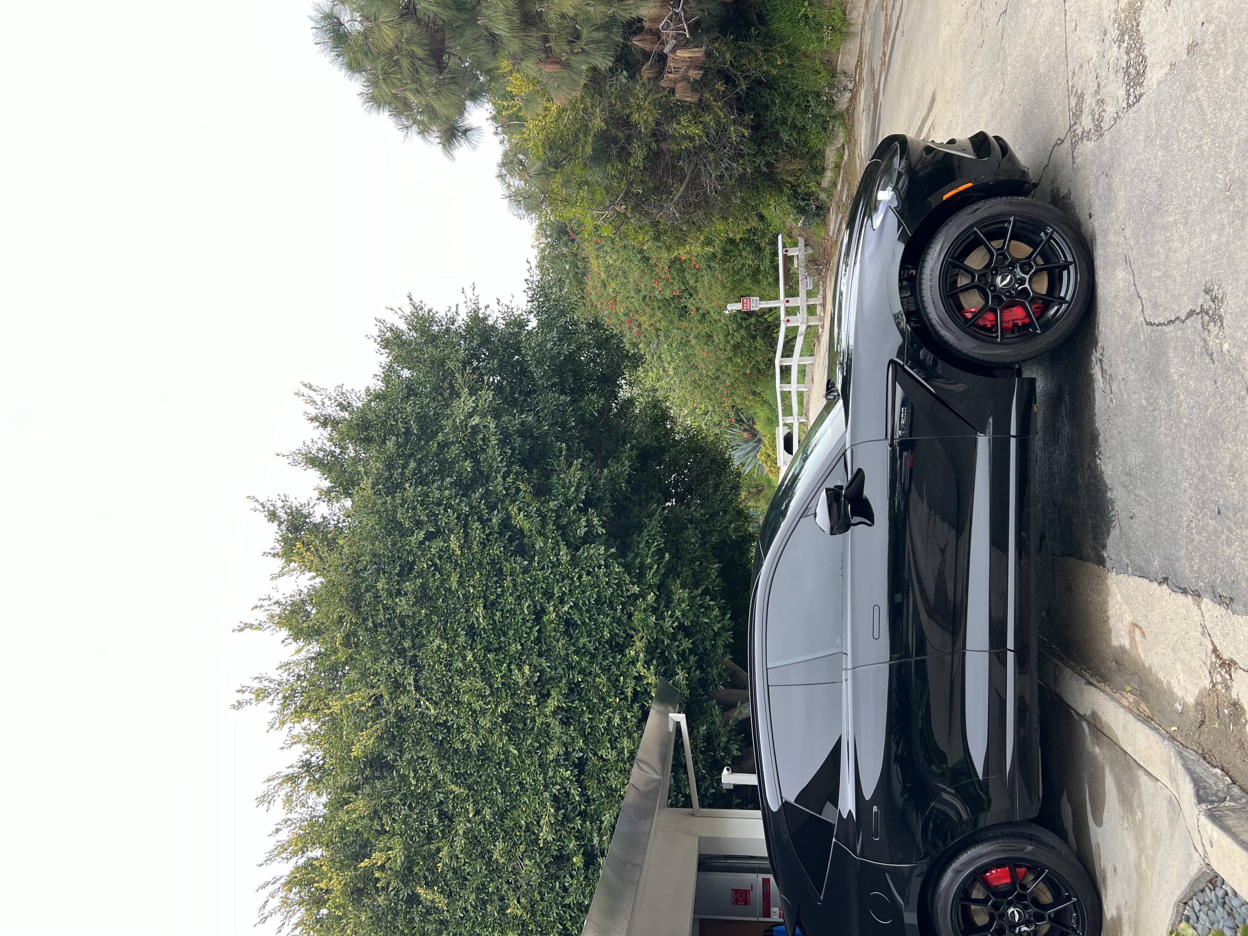 Used 2021 Aston Martin DBX AWD/4WD image 2
