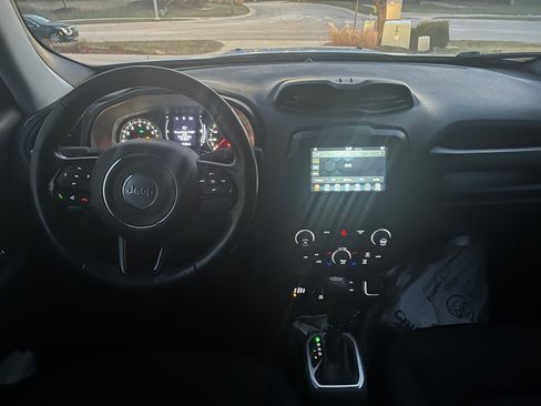 Used 2020 Jeep Renegade Altitude image 10