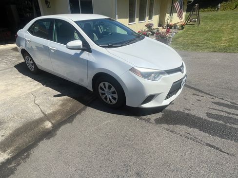 Used 2014 Toyota Corolla LE FWD image 12