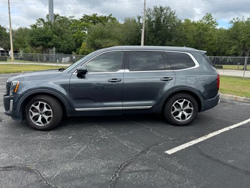 Used 2020 Kia Telluride EX FWD image 4
