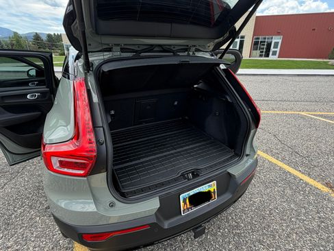 Used 2023 Volvo XC40 Recharge Ultimate AWD/4WD image 9