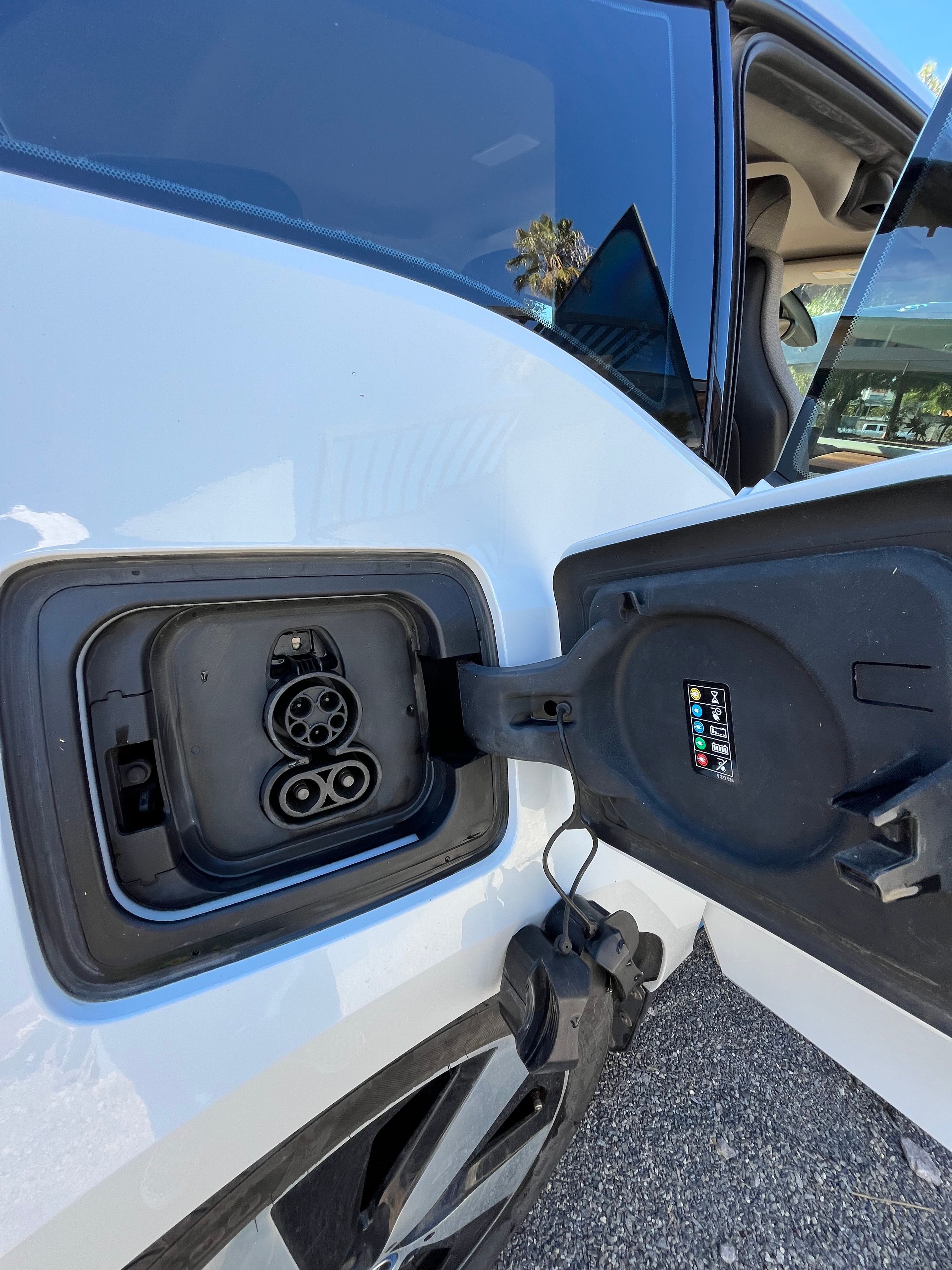 Used 2015 BMW i3 w/ Range Extender RWD image 17
