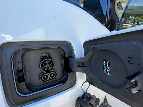 Used 2015 BMW i3 w/ Range Extender image 18