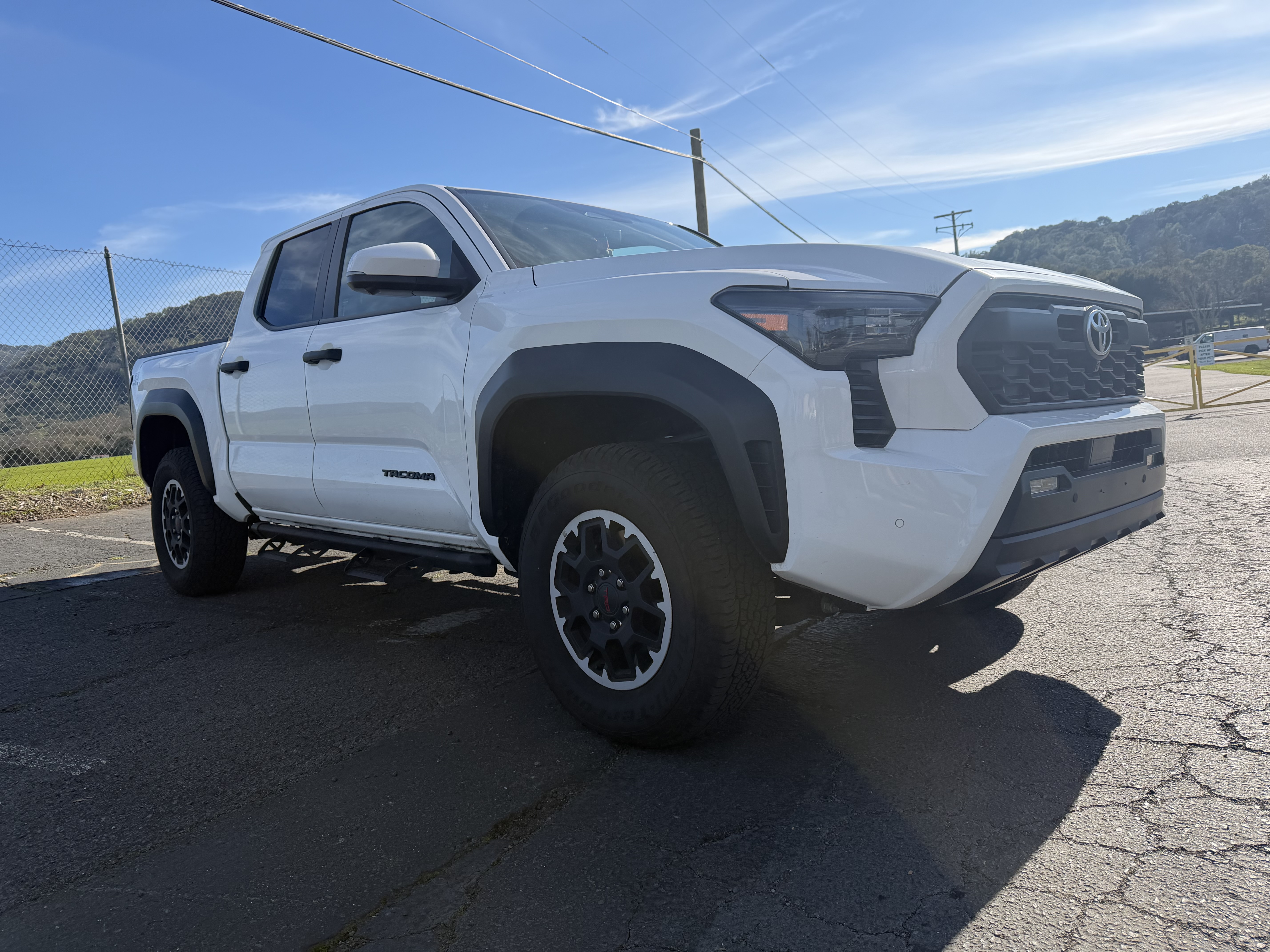 Used 2024 Toyota Tacoma TRD Off-Road w/ TRD Off Road Premium Package AWD/4WD image 4